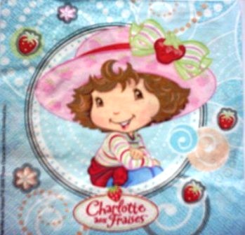 Charlotte aux fraises fond bleu