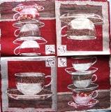 Les tasses empilées