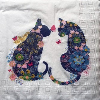 Couple de chats aux fleurs et papillons