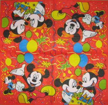Mickey et Minnie anniversaire fond rouge