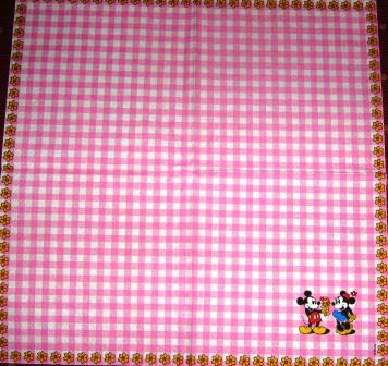 Mickey et Minnie fond vichy rose