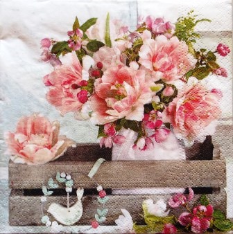 Bouquet de fleurs dans caissette en bois