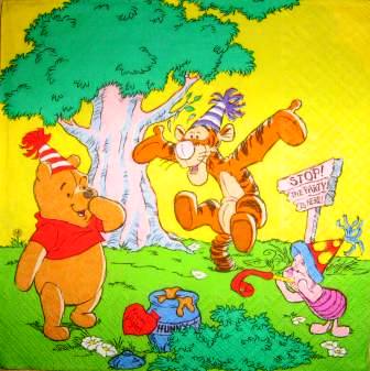 Winnie et ses amis près de l'arbre